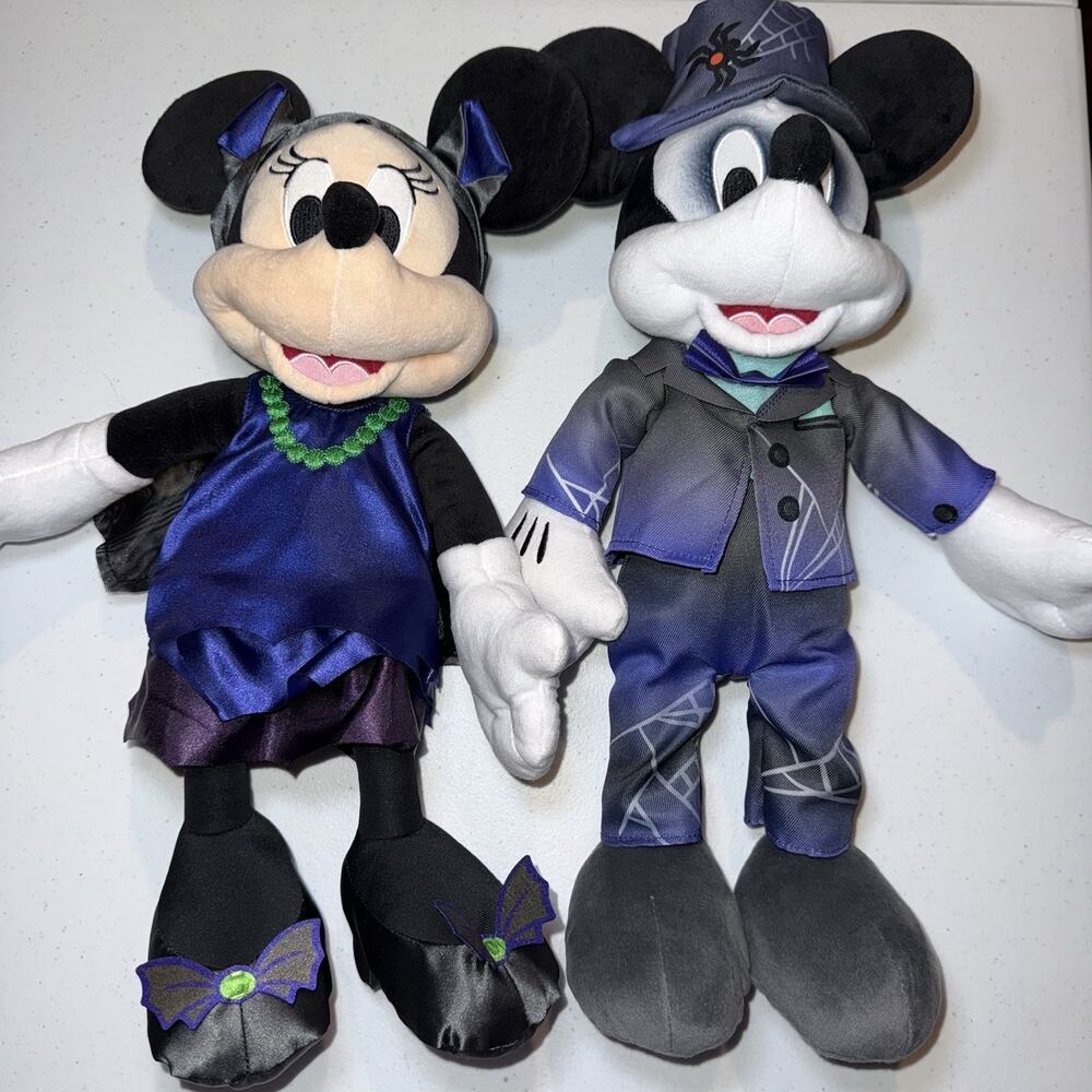 Disney Parks 2022 Halloween Mickey Minnie Plush Set Vampire Ghoul Spooky